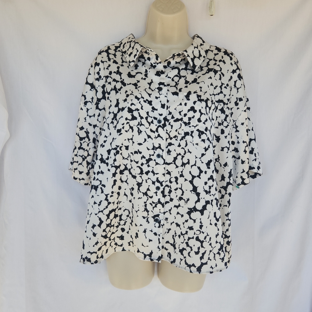DKNY Black & White Abstract Print Button-Up Blouse | Flowy Boxy Fit | XL